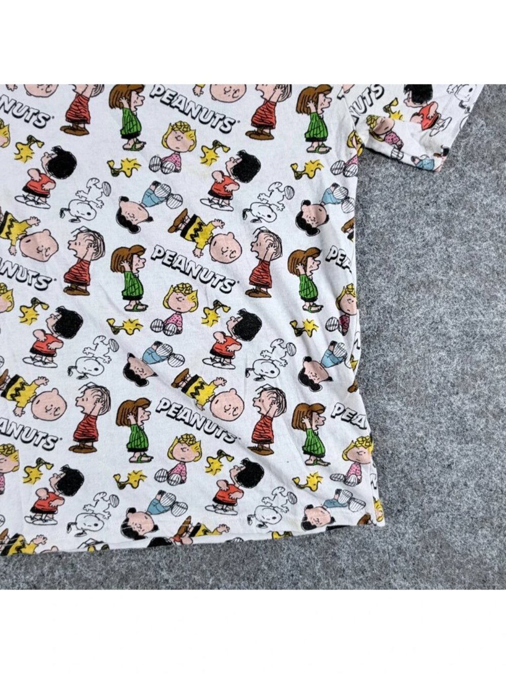 Peanuts Worldwide 2020 T-Shirt Kids M 7-9 White All Over Print Peanuts Character - Picture 2 of 16